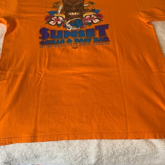 Sunset Grill and Raw Bar t-shirt XL orange - Picture 11 of 11
